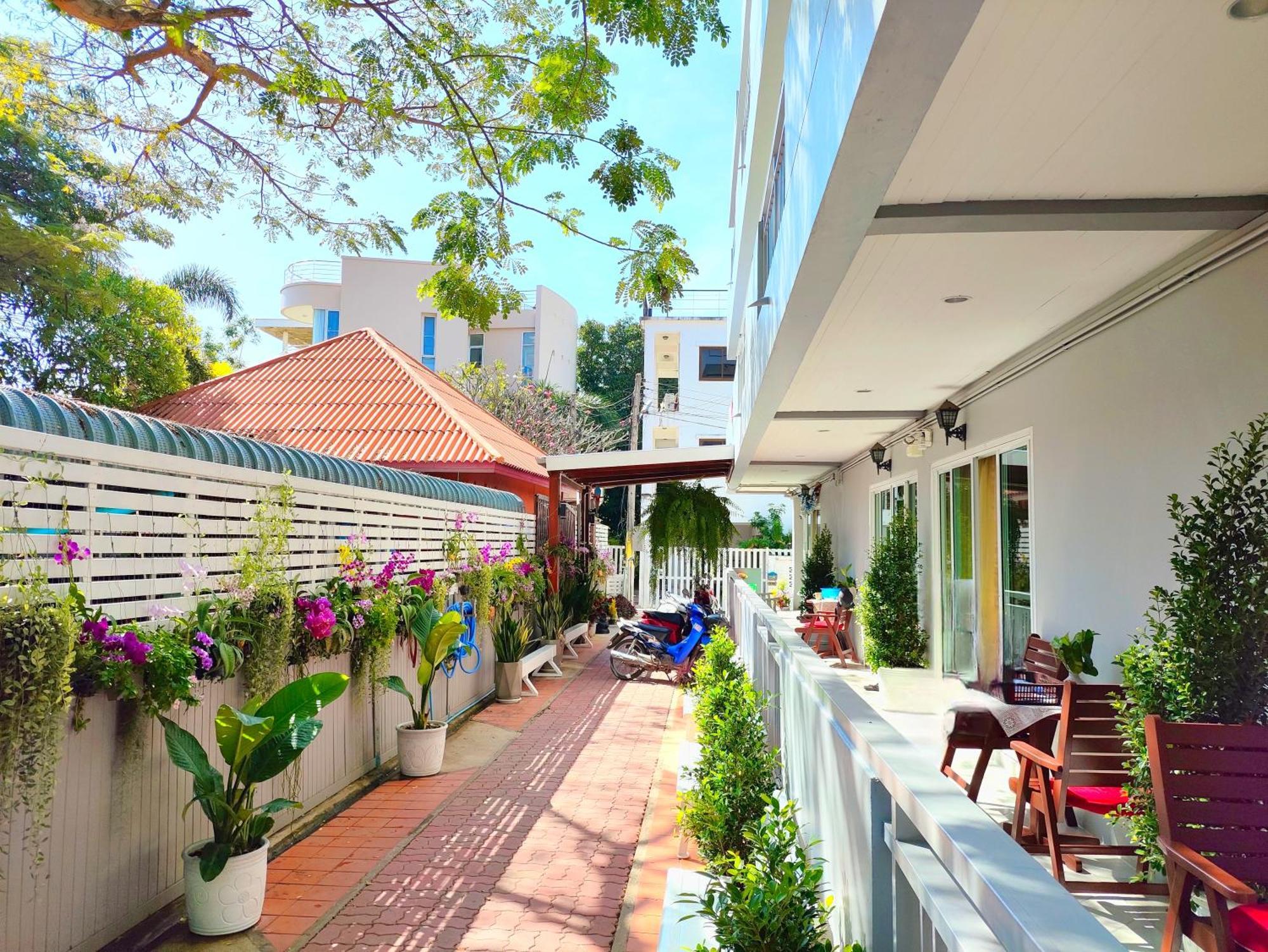 The Phen House Hotell HHQ Exteriör bild