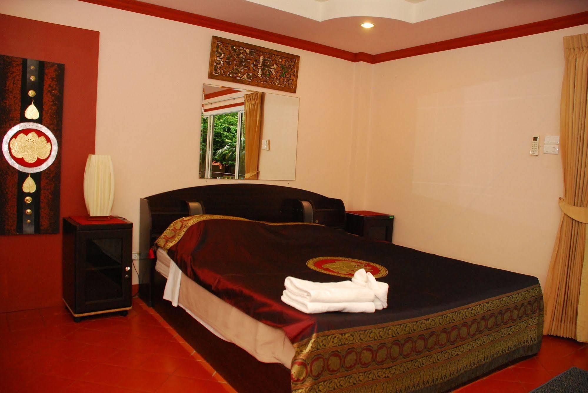 The Phen House Hotell HHQ Exteriör bild